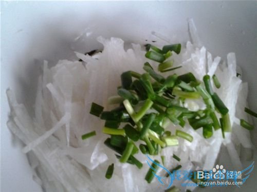 怎么做凉拌白萝卜菜——口感清脆味道鲜美