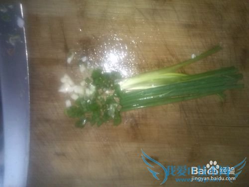 如何做乡里小葱煎豆腐