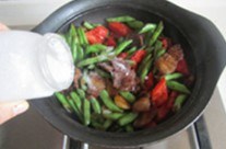 味道醇厚的干锅四季豆