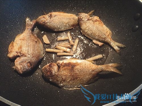 煎小鱼老豆腐