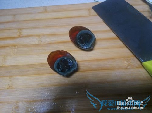 简单皮蛋豆腐凉菜