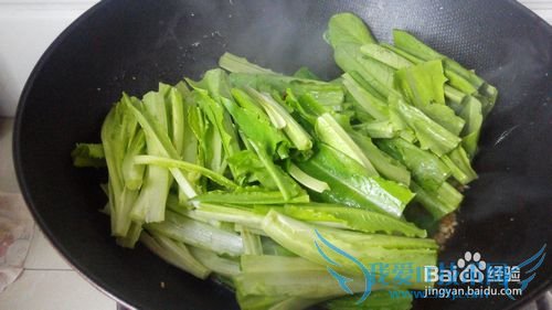 下厨:香菇蒜蓉油麦菜