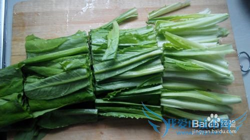 下厨:香菇蒜蓉油麦菜