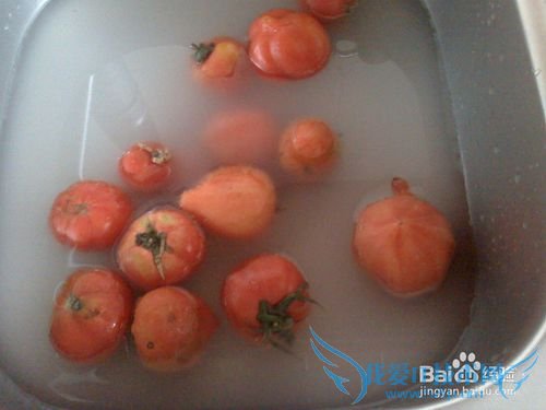 怎样做草莓西红柿焖豆腐准备工作