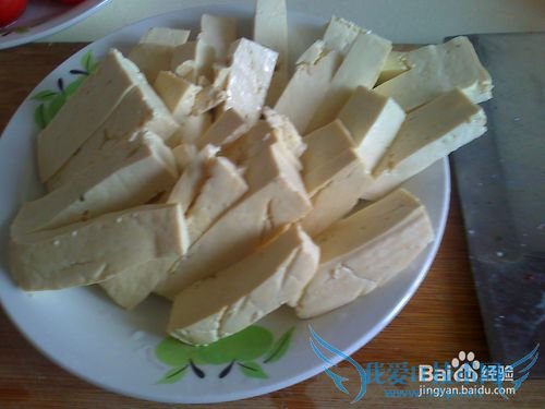 怎样做草莓西红柿焖豆腐准备工作