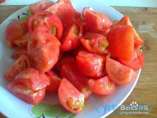 怎样做草莓西红柿焖豆腐准备工作