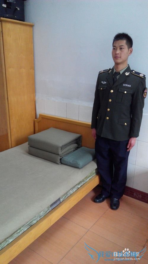 如何叠部队豆腐块被子