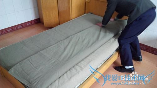 如何叠部队豆腐块被子