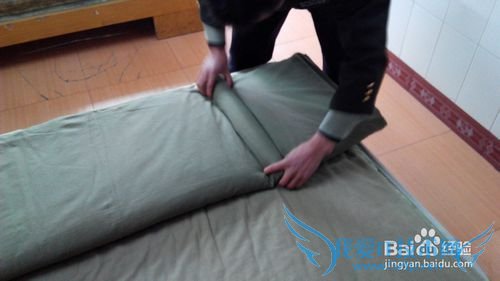 如何叠部队豆腐块被子