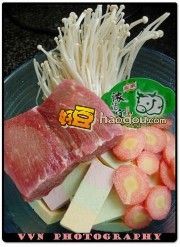 怎样做金菇五彩豆腐牛肉煲