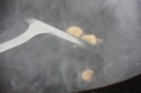 营养汤煲---丝瓜鱼头豆腐煲