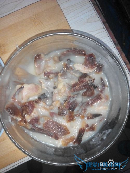 豆腐葱花炒腊肉