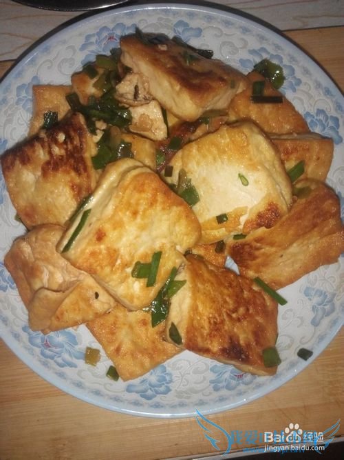 豆腐葱花炒腊肉