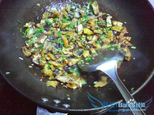 风味独特的鲨鱼炒法