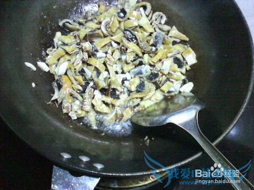 风味独特的鲨鱼炒法