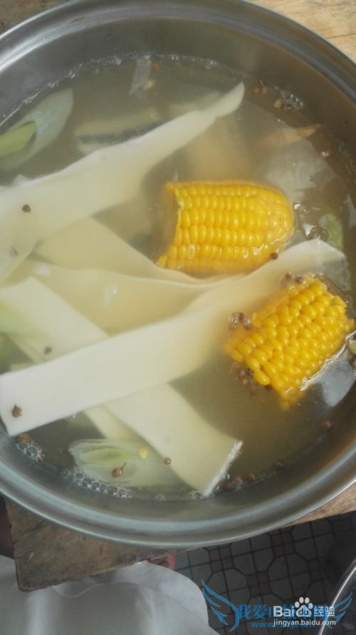 自制酸辣鱼火锅