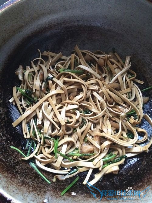 家常豆腐皮炒香菜