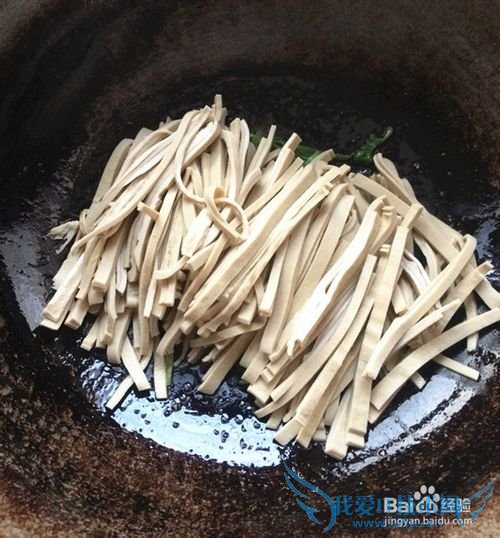 家常豆腐皮炒香菜