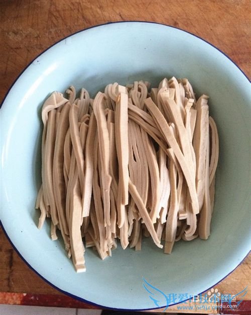 家常豆腐皮炒香菜