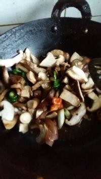香菇炒肉味道鲜
