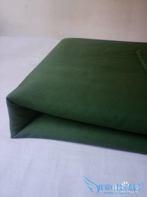 如何叠出军人豆腐块一样的被子?