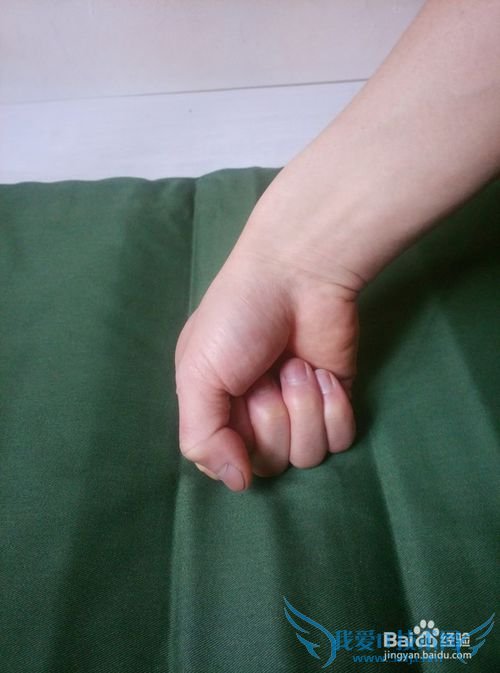 如何叠出军人豆腐块一样的被子?