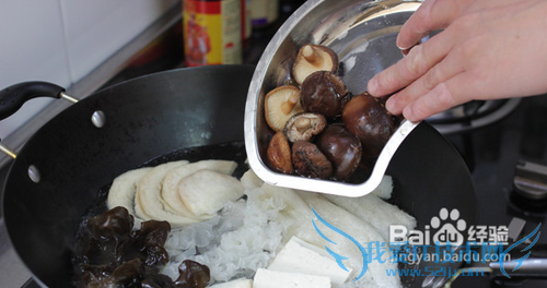 【年夜饭】菌菇豆腐幸福炖的做法