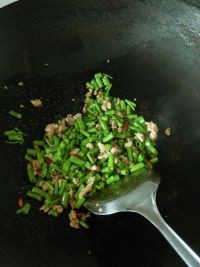 爽口下饭菜——空心菜梗炒肉末