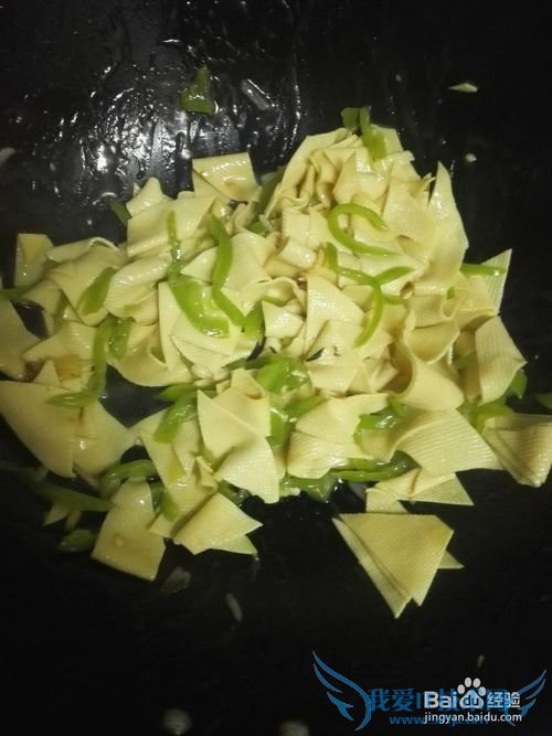 如何制作尖椒干豆腐