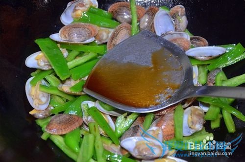 味道鲜美的花甲炒尖椒