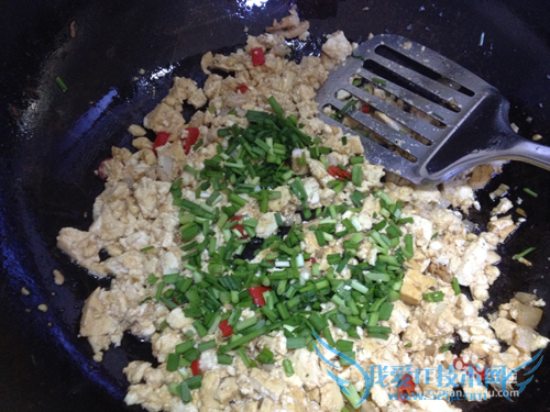 鸡刨豆腐的做法