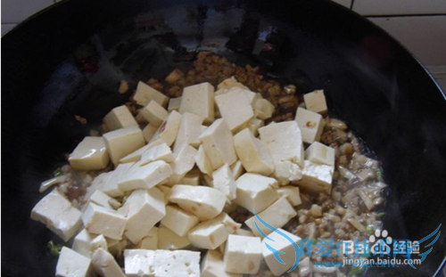 鸡刨豆腐做法