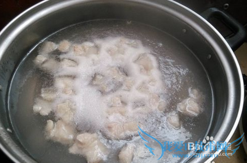 红萝卜炖猪肉养生制作方法