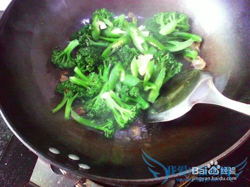 蒜香西兰花炒青椒