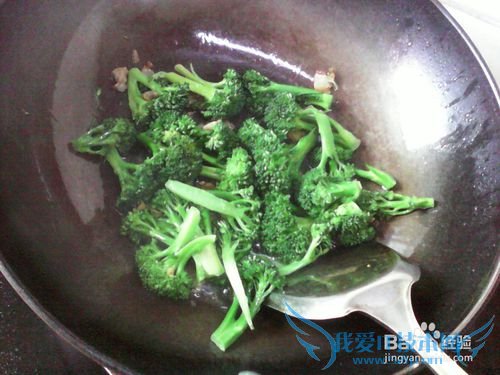 蒜香西兰花炒青椒