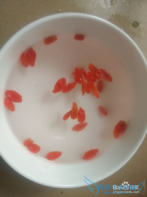 鸡汁枸杞扒菜心