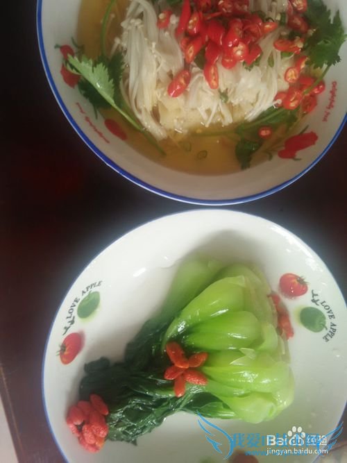 鸡汁枸杞扒菜心