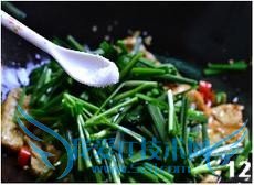 韭菜椒烧豆腐做法《组图》