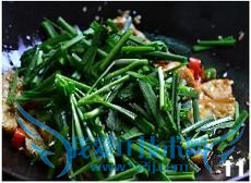 韭菜椒烧豆腐做法《组图》
