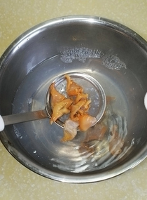 “赤贝拌菠菜贵味多”