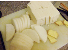 换个花样吃鱼柳-豆腐萝卜煲鱼块