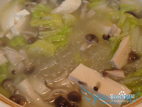 杂菌豆腐粉丝煲