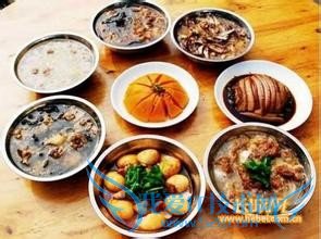 夏天到了很多学生都放假了,那么该去哪里旅游呢