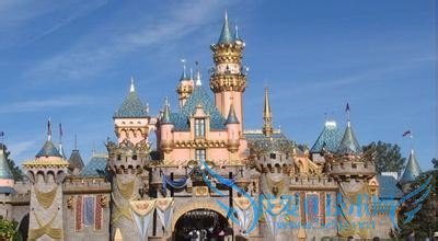 夏天到了很多学生都放假了,那么该去哪里旅游呢