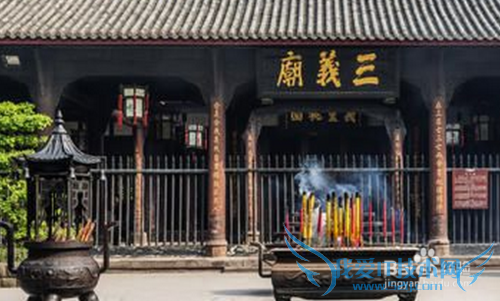 如何游览成都武侯祠?