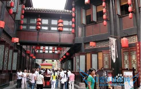 如何游览成都武侯祠?