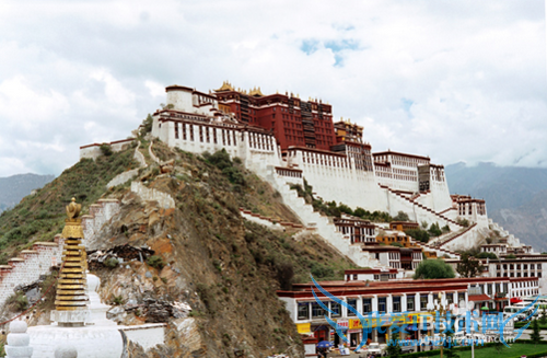 在西藏旅游摄影时,运用摄影器材应注意哪些呢?