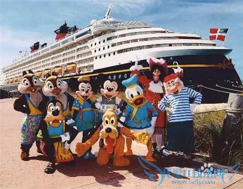 坐上豪华游轮去旅游吧!