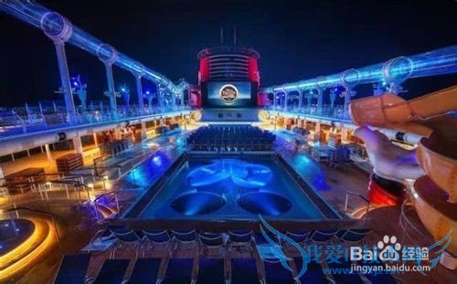 坐上豪华游轮去旅游吧!