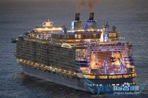 坐上豪华游轮去旅游吧!